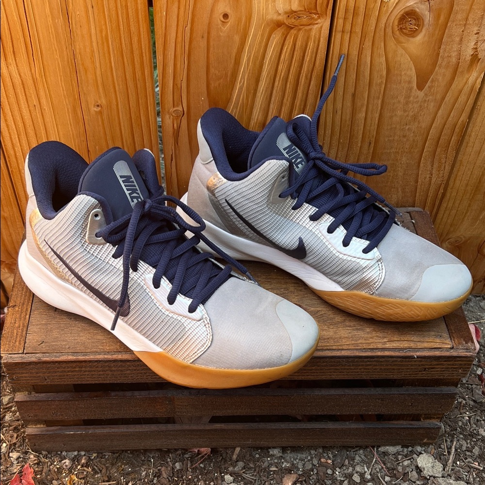 Nike Men's Gray and Navy Athletic Shoes